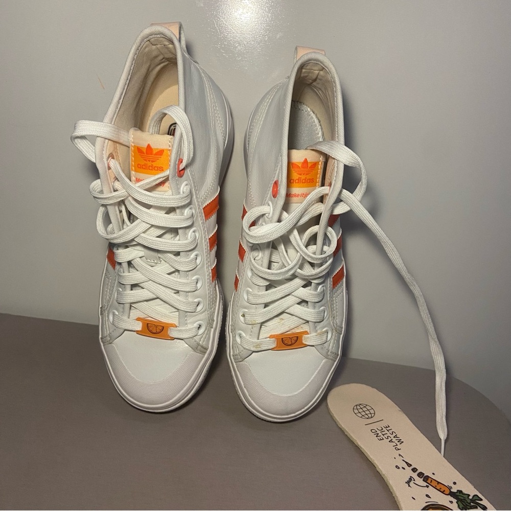 adidas Women's 7.5 Nizza Platform Mid Her Vegan Sneakers in White Bliss Orange - Picture 2 of 8
